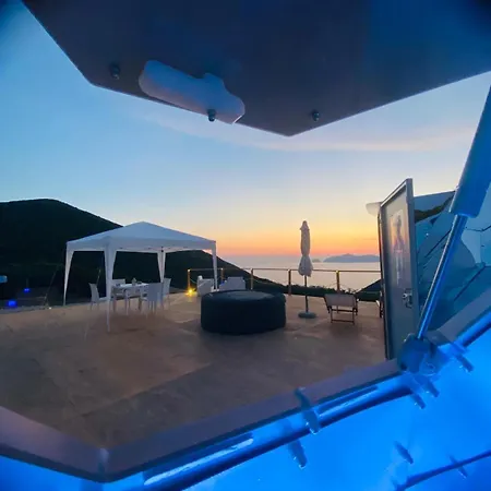 Luxusní stan Palmaria Sky Bubbles Ponza