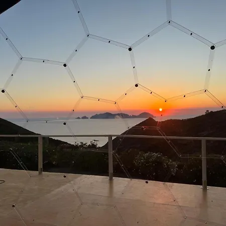 Campismo de Luxo Palmaria Sky Bubbles Ponza